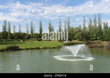 Brunnen in einem Teich. Parque de Cabecera, Valencia, Spanien Stockfoto