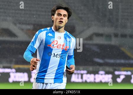 Turin, Italien. April 2021. Eljif Elmas (7) von SSC Napoli sah während der Seria EIN Spiel zwischen dem FC Turin und dem SSC Napoli im Stadio Grande Torino in Turin, Italien. (Foto: Gonzales Photo/Alamy Live News Stockfoto