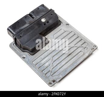 Kunststoff-Motor-Steuergerät mit Metallelementen auf einem weißen isolierten Hintergrund ist das Verbindungszentrum von verschiedenen Subsystemen, Einheiten und assemblie Stockfoto