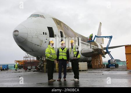 Glasgow Prestwick Airport, Prestwick, Ayrshire, Schottland, Großbritannien. Schwesterschiff zum berüchtigten Lockerbie-Flug Pan-am 103, der nach 15 Jahren auf der Skyline des Prestwick Airport abgebaut werden soll. Das pensionierte Oberdeck wird als Glamping-Pods für kranke Kinder wieder erscheinen.Sie flog erstmals 1970 mit United Airlines und wurde nach den ersten weiblichen Flughostessen in den dreißiger Jahren ‘The Original Eight’ genannt. Stockfoto