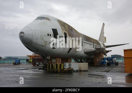 Glasgow Prestwick Airport, Prestwick, Ayrshire, Schottland, Großbritannien. Schwesterschiff zum berüchtigten Lockerbie-Flug Pan-am 103, der nach 15 Jahren auf der Skyline des Prestwick Airport abgebaut werden soll. Das pensionierte Oberdeck wird als Glamping-Pods für kranke Kinder wieder erscheinen.Sie flog erstmals 1970 mit United Airlines und wurde nach den ersten weiblichen Flughostessen in den dreißiger Jahren ‘The Original Eight’ genannt. Stockfoto