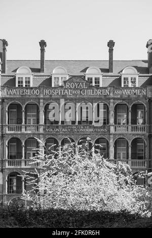façade des Royal Waterloo Hospital in der Nähe der Waterloo Station in London Stockfoto
