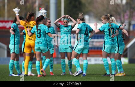 Chesterfield, England, 25. April 2021. Liverpool-Team huddle während des Spiels der FA Women's Championship im Technique Stadium, Chesterfield. Bildnachweis sollte lauten: Simon Bellis / Sportimage Stockfoto