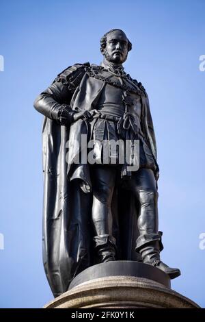 Statue des Prinzen Albert vor der Royal Albert Hall, Kensington, London, Großbritannien, Europa