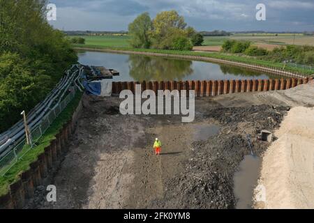 Luftaufnahme des Startens der £3 m langen Reparaturarbeiten am Fluss Aire bei Goole nach Überflutungen im Jahr 2020. Bilddatum: Donnerstag, 1. Januar 1970. Stockfoto