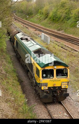 Freightliner Class 66 Loco 66504, der am 27./4./21. Die 0914 Ipswich an die Lindsey Ölraffinerie nach Scunthorpe schleppt. Stockfoto