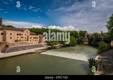 Isola Tiberina Insel Tiber Fluss und Brücke, Rotto, Cestio, Trastevere Bezirk, Basilika St. Bartholomäus auf der Insel, Roma, Latium, Italien, Euro Stockfoto