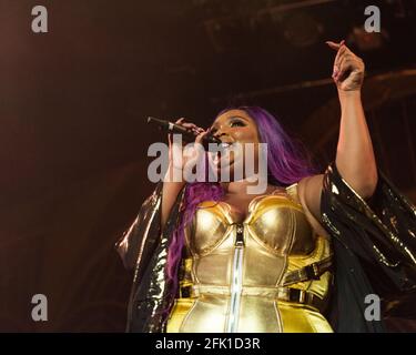 Houston, USA. Oktober 2019. Lizzo tritt am 04. Oktober 2019 in einem ausverkauften Revention Center in Houston, Texas, auf. Lizzo feiert am 27. April 2021 ihren 33. Geburtstag. (Foto von Jennifer Lake/Sipa USA) Quelle: SIPA USA/Alamy Live News Stockfoto