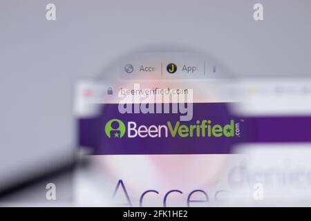 New York, USA - 26. April 2021: BeenVerified Logo close-up auf Website-Seite, illustrative Editorial Stockfoto