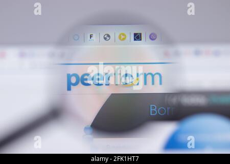 New York, USA - 26. April 2021: Peerform Logo close-up auf Website-Seite, illustrative Editorial Stockfoto