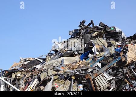 Haufen von Altmetall zum Recycling. Stockfoto