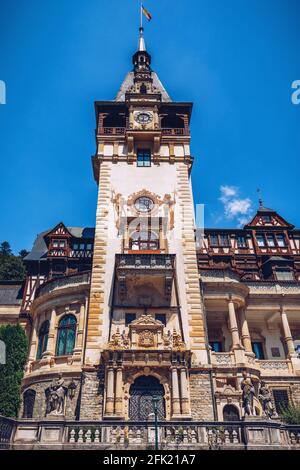 Schloss Peles, Sinaia, Rumänien. Angesichts ihrer historischen und künstlerischen Wert, Schloss Peles ist eine der wichtigsten und schönsten Denkmäler in Europa. Stockfoto