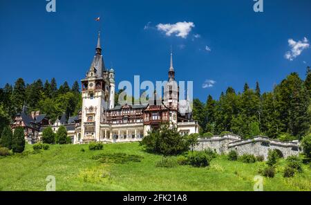 Schloss Peles, Sinaia, Rumänien. Angesichts ihrer historischen und künstlerischen Wert, Schloss Peles ist eine der wichtigsten und schönsten Denkmäler in Europa. Stockfoto