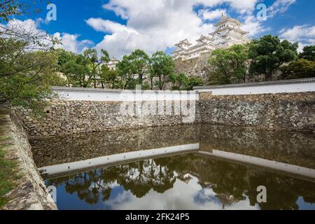 Himeji Castle, Himeji-jo auch bekannt als White Heron Castle, Shirasagijo, ist eine japanische Burg auf einem Hügel in der Stadt Himeji, Präfektur Hyogo, Japan Stockfoto