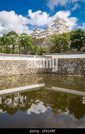 Himeji Castle, Himeji-jo auch bekannt als White Heron Castle, Shirasagijo, ist eine japanische Burg auf einem Hügel in der Stadt Himeji, Präfektur Hyogo, Japan Stockfoto