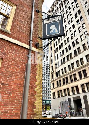 Schild vor der Fraunces Tavern an der 54 Pearl Street in Lower Manhattan, New York City Stockfoto