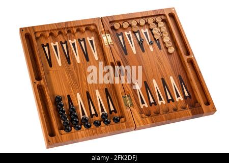 Brett Backgammon aus Holz. Würfel Chips und offene Box aus natürlichem Moor Eiche oder Lärche. Sammlergeschenk Glücksspiel auf weißem Hintergrund isoliert Stockfoto