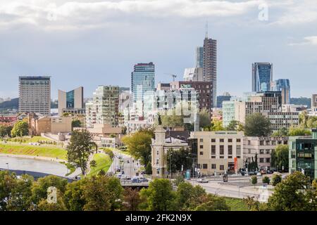 VILNIUS, LITAUEN - 15. AUGUST 2016: Skyline der Nachbarschaft von Snipiskes in Vilnius Litauen Stockfoto