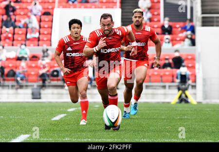 Hanazono Rugby Stadium, Higashi Osaka, Japan. April 2021. Aaron Cruden, 24. April 2021 - Rugby : Japan Rugby Top League 2021 Spiel zwischen Mitsubishi Heavy Industries Sagamihara DYNABOARS 17-50 Kobe Steel Kobelco Steelers im Hanazono Rugby Stadium, Higashi Osaka, Japan. Quelle: SportsPressJP/AFLO/Alamy Live News Stockfoto