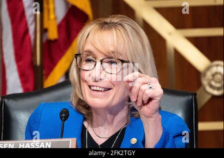 Washington, Usa. April 2021. Die US-Senatorin Maggie Hassan (D-NH) spricht bei einer Anhörung des Senats für innere Sicherheit und Regierungsangelegenheiten. Kredit: SOPA Images Limited/Alamy Live Nachrichten Stockfoto