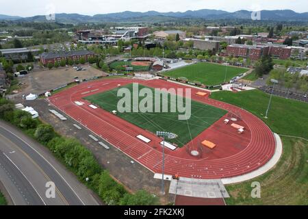 Eine Luftaufnahme des Whyte Track and Field Center auf dem Campus der Oregon State University, Freitag, den 23. April 2021, in Corvalis, Ore. der Komplex ist Stockfoto