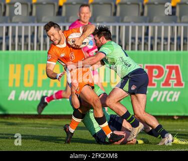 Austin, TX, USA. April 2021. Austin Gilgronis Vollrücker ZINZAN ELAN-PUTTICK (15) versucht es am 25. April 2021 in Austin, Texas, in einem Rugby-Spiel der Major League gegen die Seattle Seawolves. Austin Won, 42-15. Quelle: Scott Coleman/ZUMA Wire/Alamy Live News Stockfoto