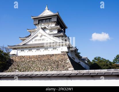 Weißer Turm der Burg Kokura in Kitakyushu, Japan Stockfoto