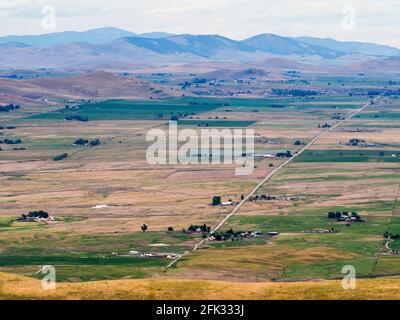 Farmland in Montana, Blick von der Spitze der National Bison Range Stockfoto