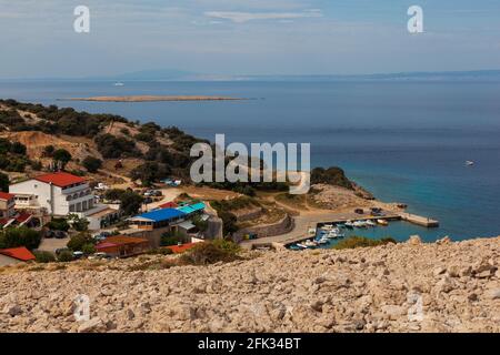 Blick auf den Strand Stara Baska im Sommer, Insel krk. Kroatien Stockfoto