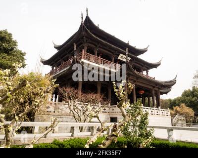 Suzhou, China - 21. März 2016: Chinesischer Pavillon im Ruiguang Pagodenpark Stockfoto