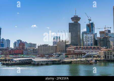 Hafenbahnhof Seabus Terminal und Innenstadt von Vancouver City, BC, Kanada. Stockfoto