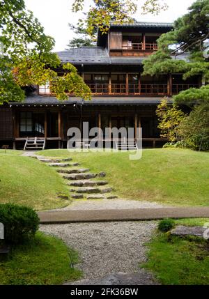 Nikko, Japan - 23. Oktober 2016: Traditionelle japanische Residenz mit Landschaftsgarten im Imperial Villa Museum von Tamazawa Stockfoto