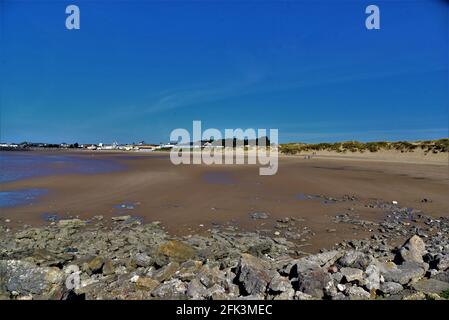 Post Covid Travel. Der Badeort Porthcawl, Bridgend, Südwales, bereitet sich auf die Sommersaison 2021 nach der Sperre vor Stockfoto