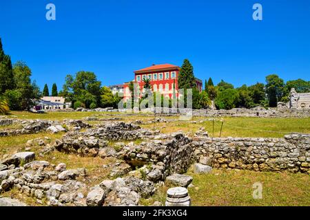 Ruinen der antiken römischen Bäder und Matisse-Museum in Cimiez, Nizza, Südfrankreich. Stockfoto