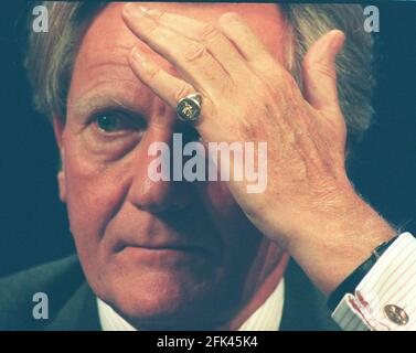 Michael Heseltine, stellvertretender Premierminister des Parlamentsabgeordneten, am Tisch der Spitzentabelle Während der Rede des Vorsitzenden der konservativen Partei Konferenz 1995 in Blackpool Stockfoto