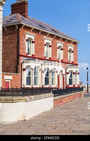 Die Küste und Häuser in Hartlepool Headland, England, Großbritannien Stockfoto
