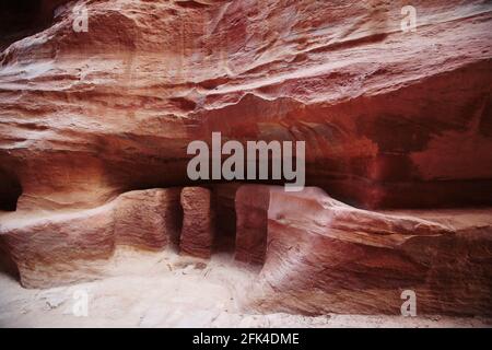 Felsen in der Siq von Petra geschnitzt Stockfoto