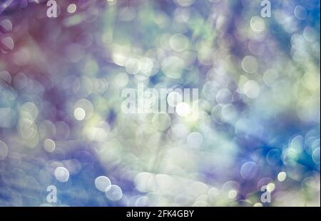 Unschärfe-Bokeh, funkelnde Lichter lebendige Farbe verschwommen Bokeh Hintergrund. Abstrakte, weiche Farbgebung. Stockfoto