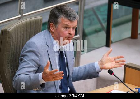 Der flämische Minister für Innenpolitik und Zusammenleben Bart Somers im Bild während einer Plenarsitzung des flämischen Parlaments am Mittwoch in Brüssel Stockfoto