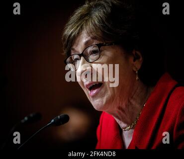 WASHINGTON, DC - 28. APRIL: Senatorin Susan Collins (R-ME) stellt während der Anhörung des Senats-Unterausschusses für die Haushaltsmittel für Handel, Justiz, Wissenschaft und verwandte Agenturen eine Frage, um die vorgeschlagenen Haushaltsschätzungen und die Rechtfertigung für das Geschäftsjahr 2022 für das Büro des US-Handelsbeauftragten in Washington, DC zu prüfen. (Foto von Bill O'Leary/Pool/Sipa USA) Stockfoto