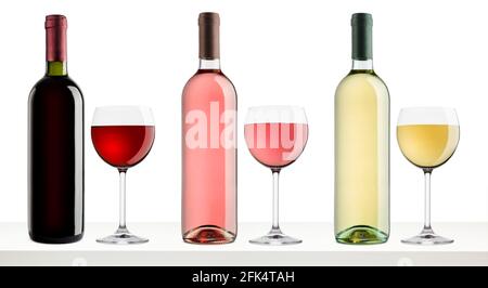 Gläser und Flaschen mit verschiedenen Weinen auf weißem Regal. Stockfoto