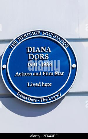 England, London, Westminster, Kensington und Chelsea, Burnsall Street, Blaue Plakette, ehemalige Heimat der berühmten Schauspielerin und Filmstar Diana Dors Stockfoto