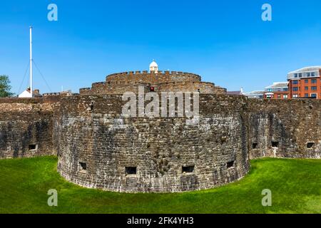 England, Kent, Deal, Deal Castle und Moat *** Lokale Bildunterschrift *** Großbritannien, Großbritannien, Großbritannien, England, Großbritannien, Englisch, Kent, Deal, Seafront, Be Stockfoto