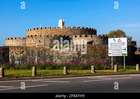 England, Kent, Deal, Deal Castle und Straßenschild *** Lokale Bildunterschrift *** Großbritannien, Großbritannien, Großbritannien, England, Großbritannien, Englisch, Kent, Deal, Seafro Stockfoto