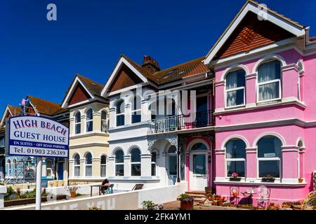 England, West Sussex, Worthing, Bunte Seafront Bed and Breakfast Unterkunft *** Ortsüberschrift *** Unterkunft,B&B,Bed and Breakfast,Großbritannien,Br Stockfoto