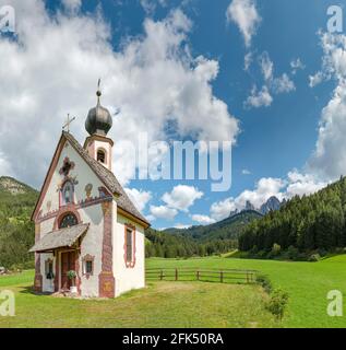 Chiesetta di San Giovanni in Ranui, Villnößtal / Val di Funes *** Ortsüberschrift *** Sankt Magdalena - Santa Maddalena Alta, , Italien, Kirche, m Stockfoto