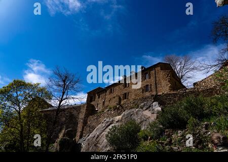 Abbaye St Martin du Canigou - Sant Martí del Canigó - erbaut 1009 in den Pyrenäen im Norden Kataloniens auf dem Canigou-Berg - jetzt in Frankreich. Stockfoto