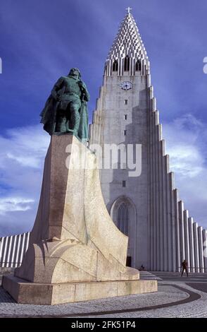 Europa, Nordatlantik, Island, Reykjavik, Leif Eriksson Statue, Kirche, Hallgrimskirkja , Stockfoto