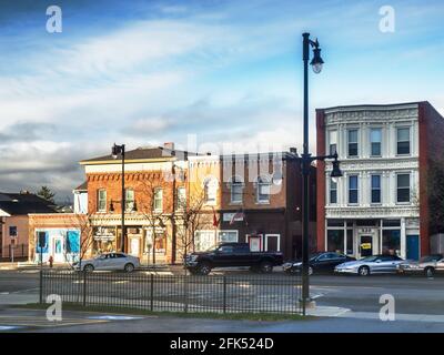 Syracuse, New York, USA. 17. April 2021. Blick auf Unternehmen und Architektur im historischen Viertel Little Italy in Syracuse, New York Stockfoto