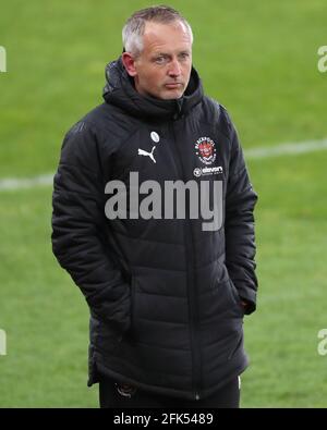 SUNDERLAND, GROSSBRITANNIEN. 27. APRIL Blackpool-Manager Neil Critchley während des Sky Bet League 1-Spiels zwischen Sunderland und Blackpool im Stadium of Light, Sunderland, am Dienstag, 27. April 2021. (Quelle: Mark Fletcher, Mi News) Stockfoto